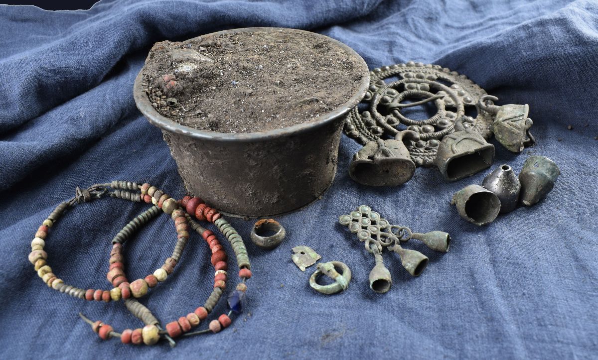 Археологи нашли два редких клада в Старой Рязани и Суздальском Ополье