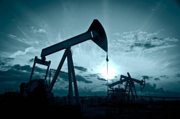 В условиях ослабления спроса нефтяные цены ускорили снижение